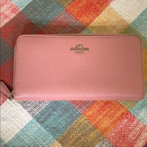 Coach wallet pink leather